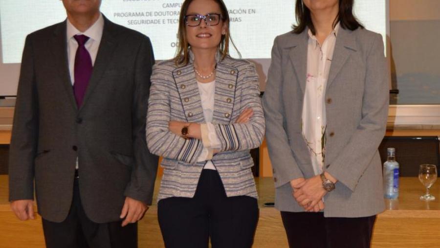 Davinia Candia Balseiro, entre Ángel Cobos e Olga Díaz