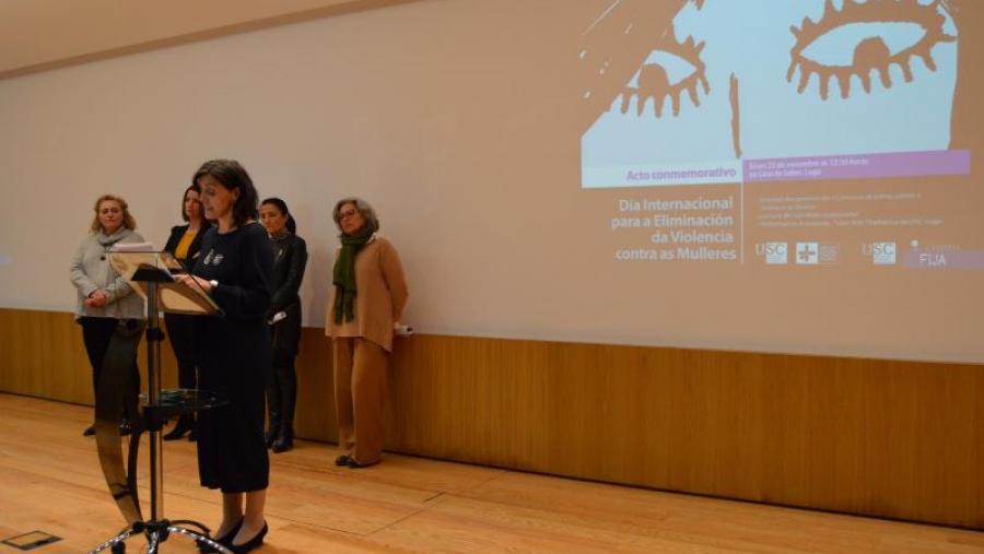 Valcárcel, na lectura do manifesto a prol da eliminación da violencia contra as mulleres