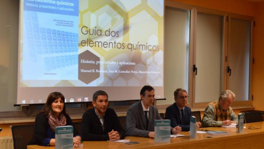 De esquerda a dereita, Noya, Maneiro, Ageitos, González e Bermejo, na Facultade de Ciencias de Lugo