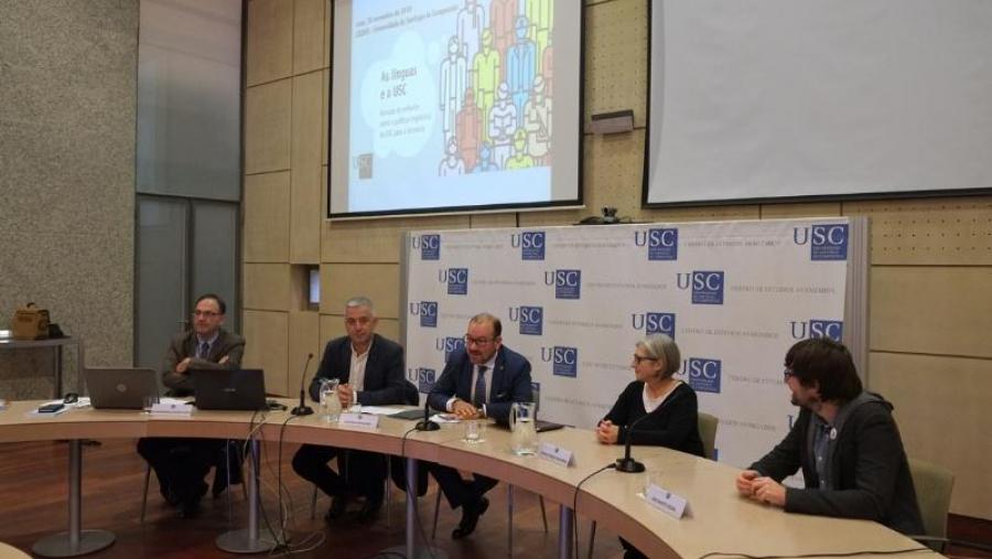 De esquerda a dereita, Gumersindo Feijoo, Valentín García, Antonio López, Isabel Vázquez e Jon Zarate. Foto: Servimav-USC