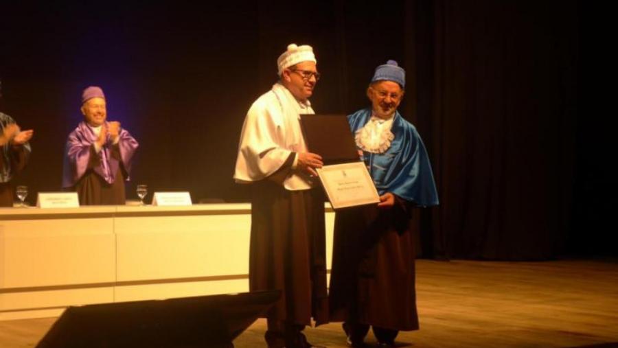 O profesor Miguel Zabalza, investido doutor honoris causa pola Pontifícia Universidade Católica do Rio Grande do Sul