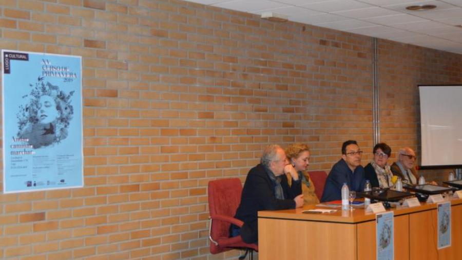 De esquerda a dereita, Max Jean Zins, López Izquierdo, Varela Zapata, González Rey e Arias, na Facultade de Humanidades