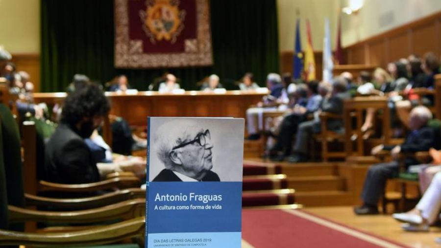 A USC conmemora o Día das Letras galegas cun acto literario dedicado a Antonio Fraguas