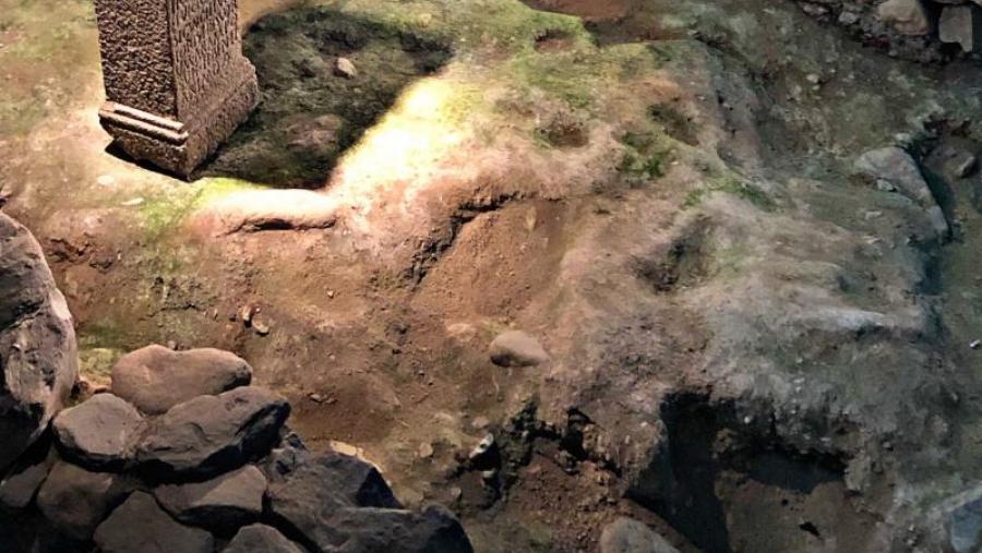 Xacemento arqueolóxico do Museo Universitario A Domus do Mitreo