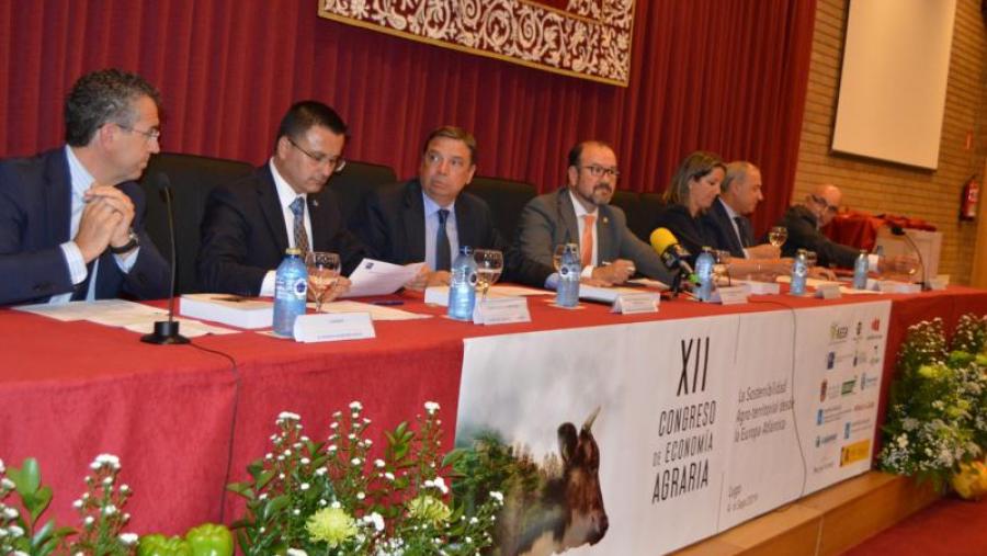 De esquerda a dereita, Baamonde, González, Planas, López, Méndez, Tomé e García-Azcárate, na apertura do XII Congreso de Economía Agraria