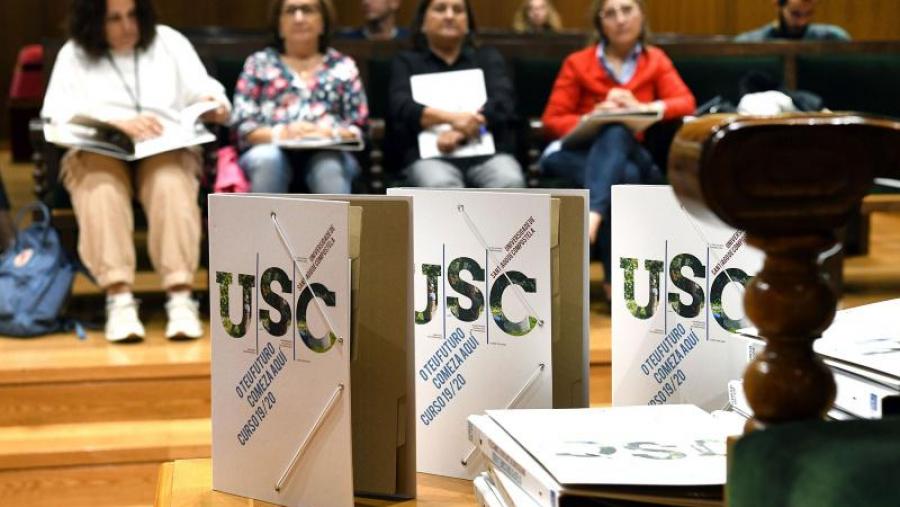 Na xuntanza presentáronse as distintas actividades que a USC organiza dirixidas a centros de secundaria e bacharelato ao longo do curso. Foto: Santi Alvite Na xuntanza presentáronse as distintas actividades que a USC organiza dirixidas a centros de secundaria e bacharelato ao longo do curso. Foto: Santi Alvite